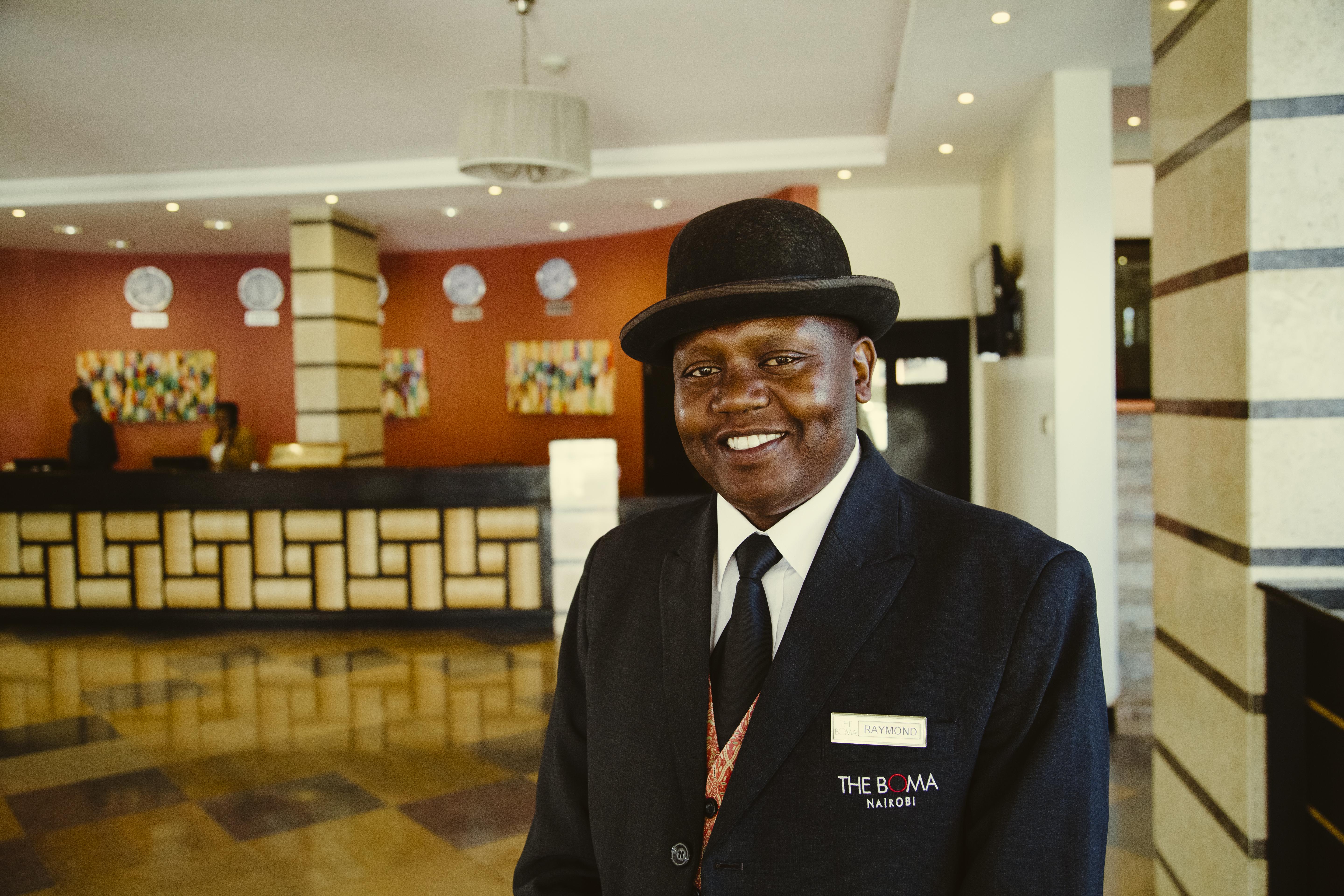 Hotel The Boma Nairobi Exterior foto A hotel concierge